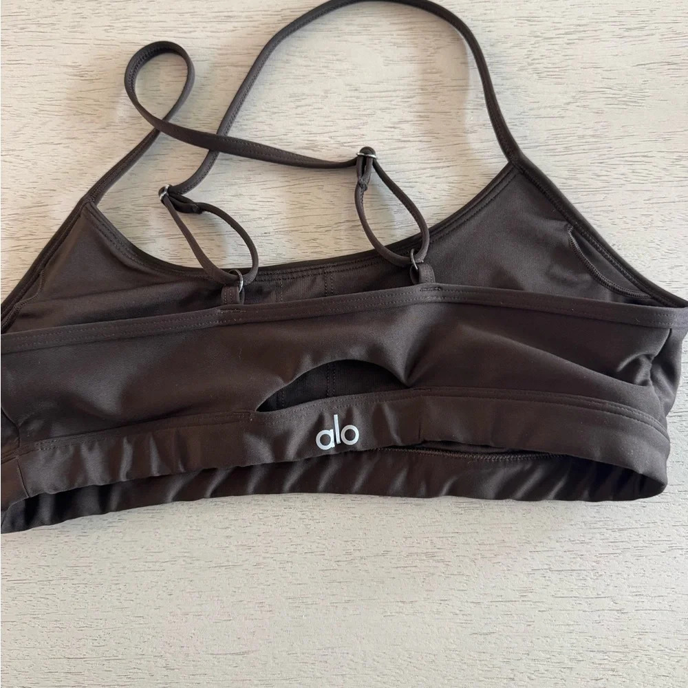 ALO Yoga Airlift Intrigue Bra in Espresso - Picture 5 of 6